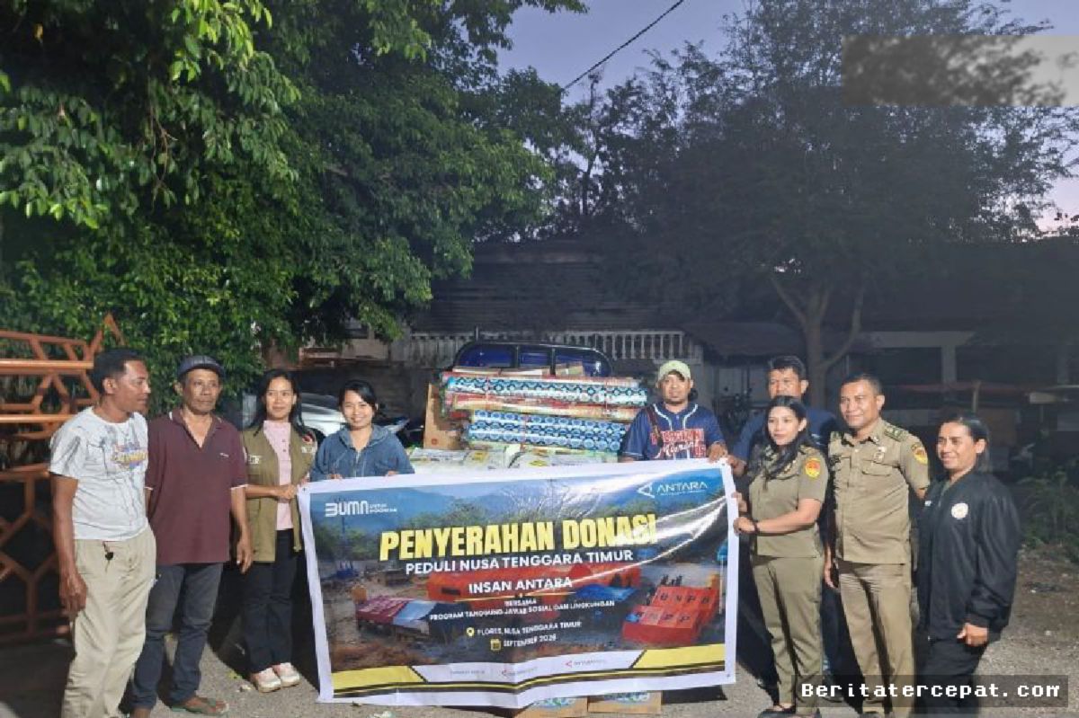 FLORES — LKBN ANTARA Salurkan Bantuan Kemanusiaan Korban Gempa