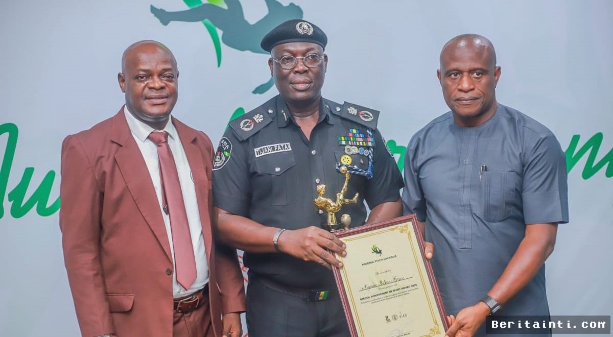 NIGERIA — Shina Philips Dukung Reformasi Sepak Bola Presiden Tinubu