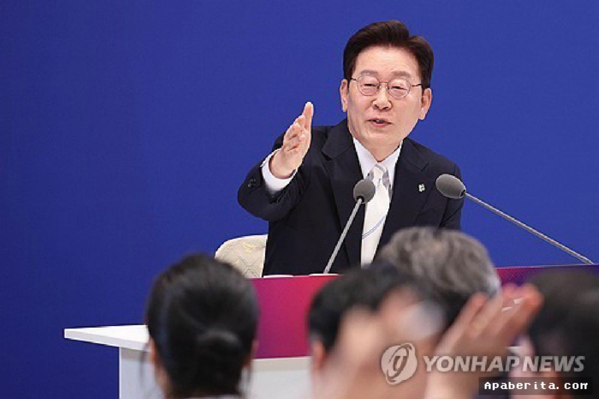 SEOUL — Presiden Lee Gelar Konferensi Pers Tanggapi Anjloknya Dukungan Publik