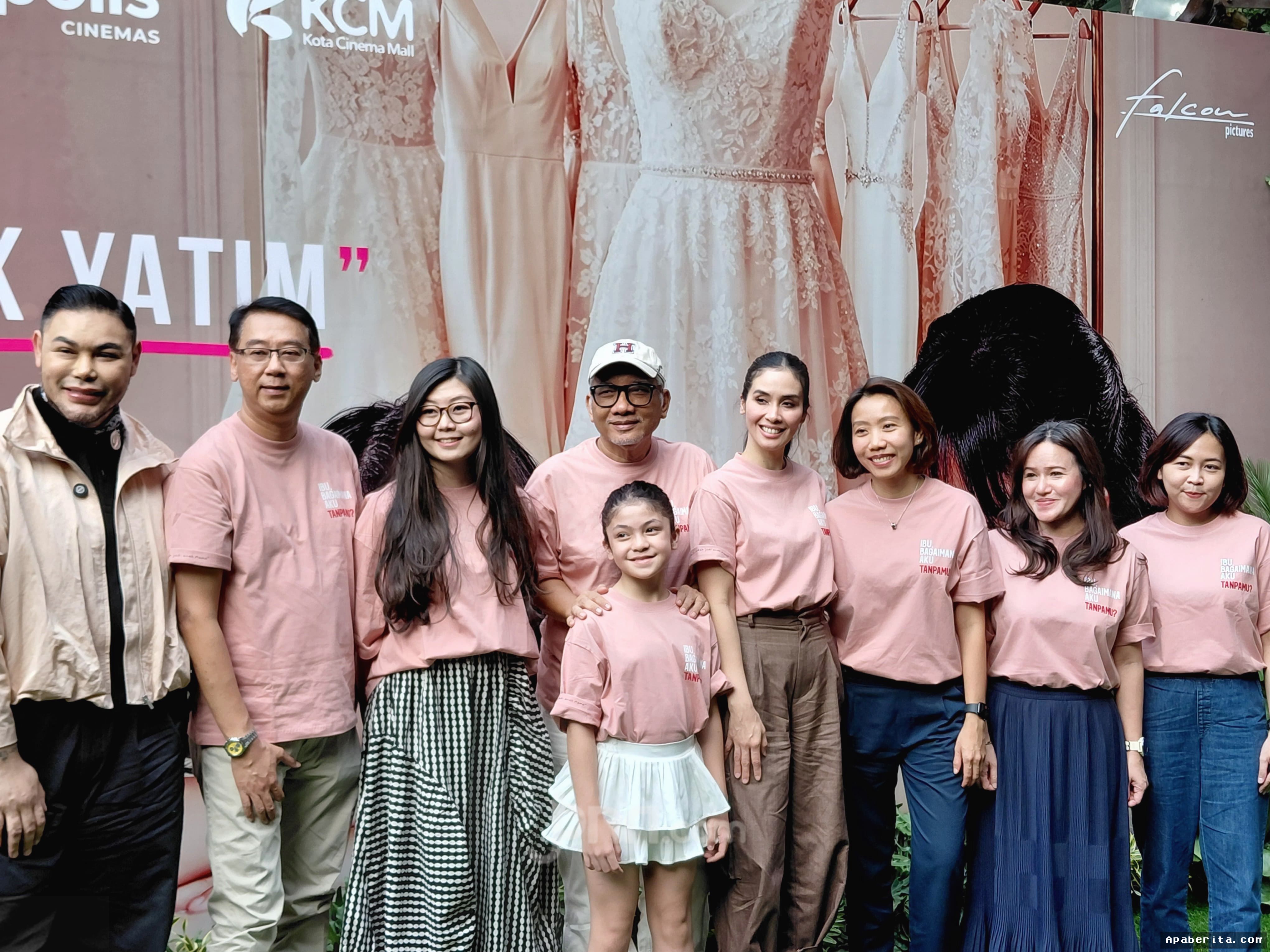 Ivan Gunawan Ajak Ratusan Anak Yatim Nonton Film Terbaru