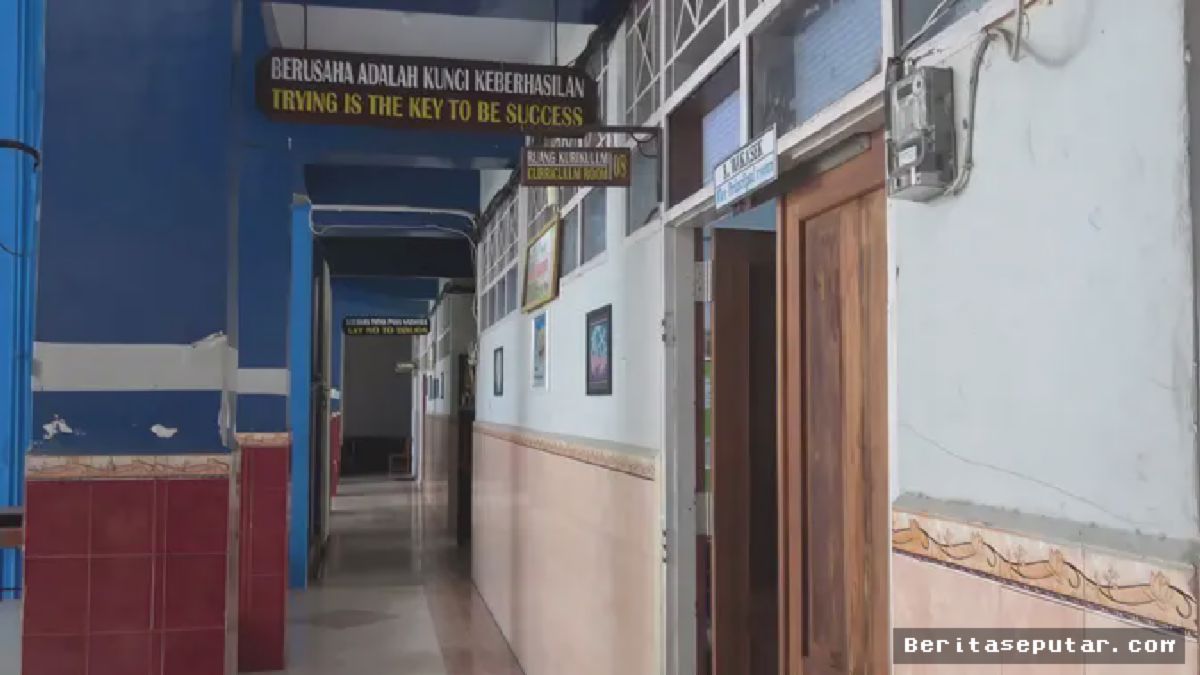 Makassar — Kelangkaan BBM Paksa Sekolah Kembali Terapkan Belajar dari Rumah