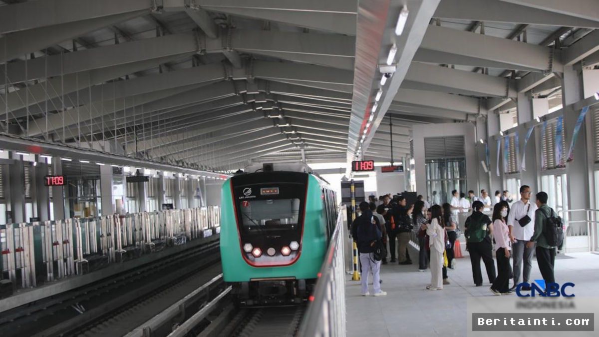 Prabowo Resmikan Operasional LRT Jakarta Rute Kelapa Gading-Manggarai