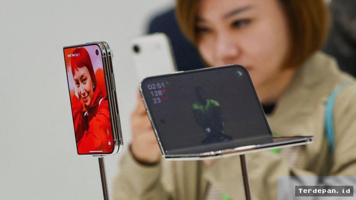 Apple Resmi Meluncurkan iPhone Duo Sebagai Ponsel Lipat Perdana