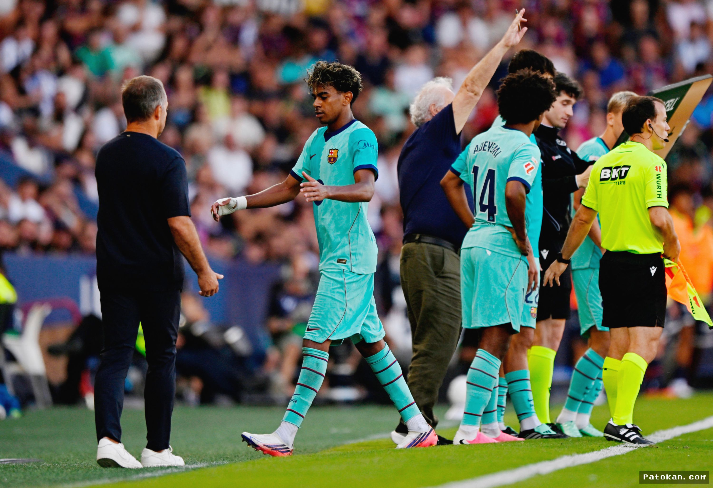 BARCELONA — Flick Puji Kepercayaan Diri Lamine Yamal Menuju Ballon d'Or