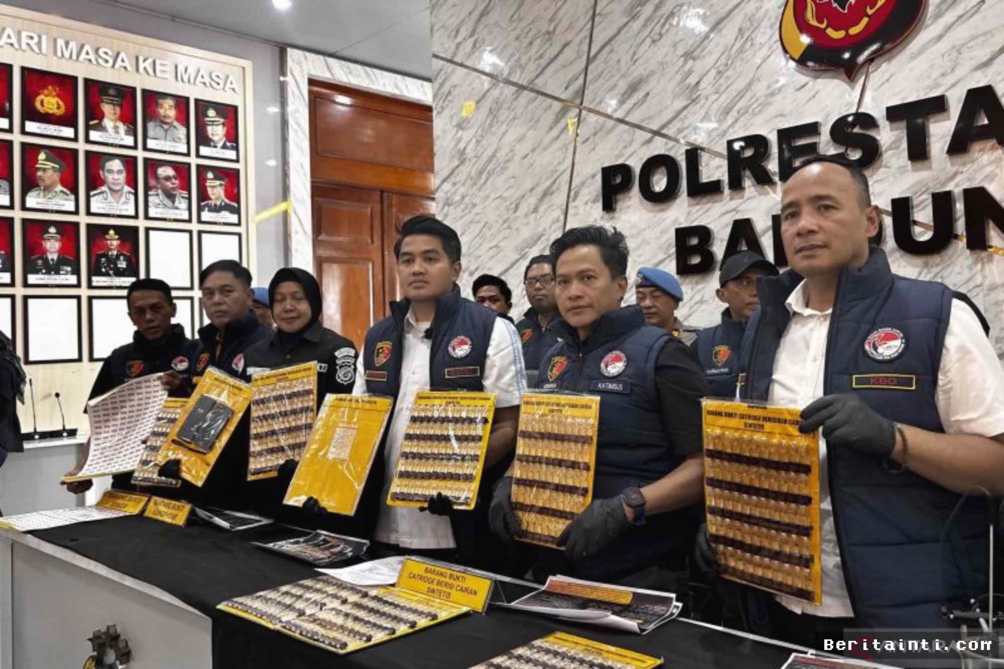 Polrestabes Bandung Bongkar Laboratorium Gelap Pembuat Liquid Vape Narkoba