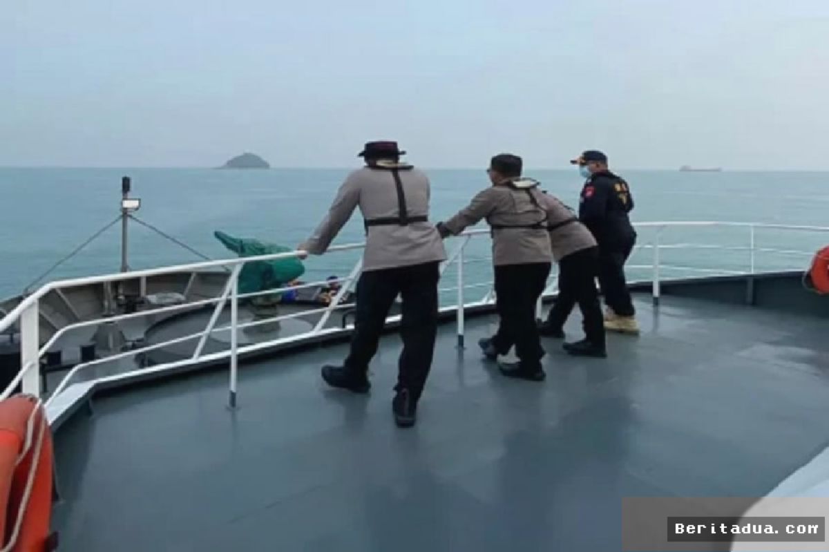 Krakatau — Tim SAR Sisir Tiga Pulau Cari 8 Orang Hilang