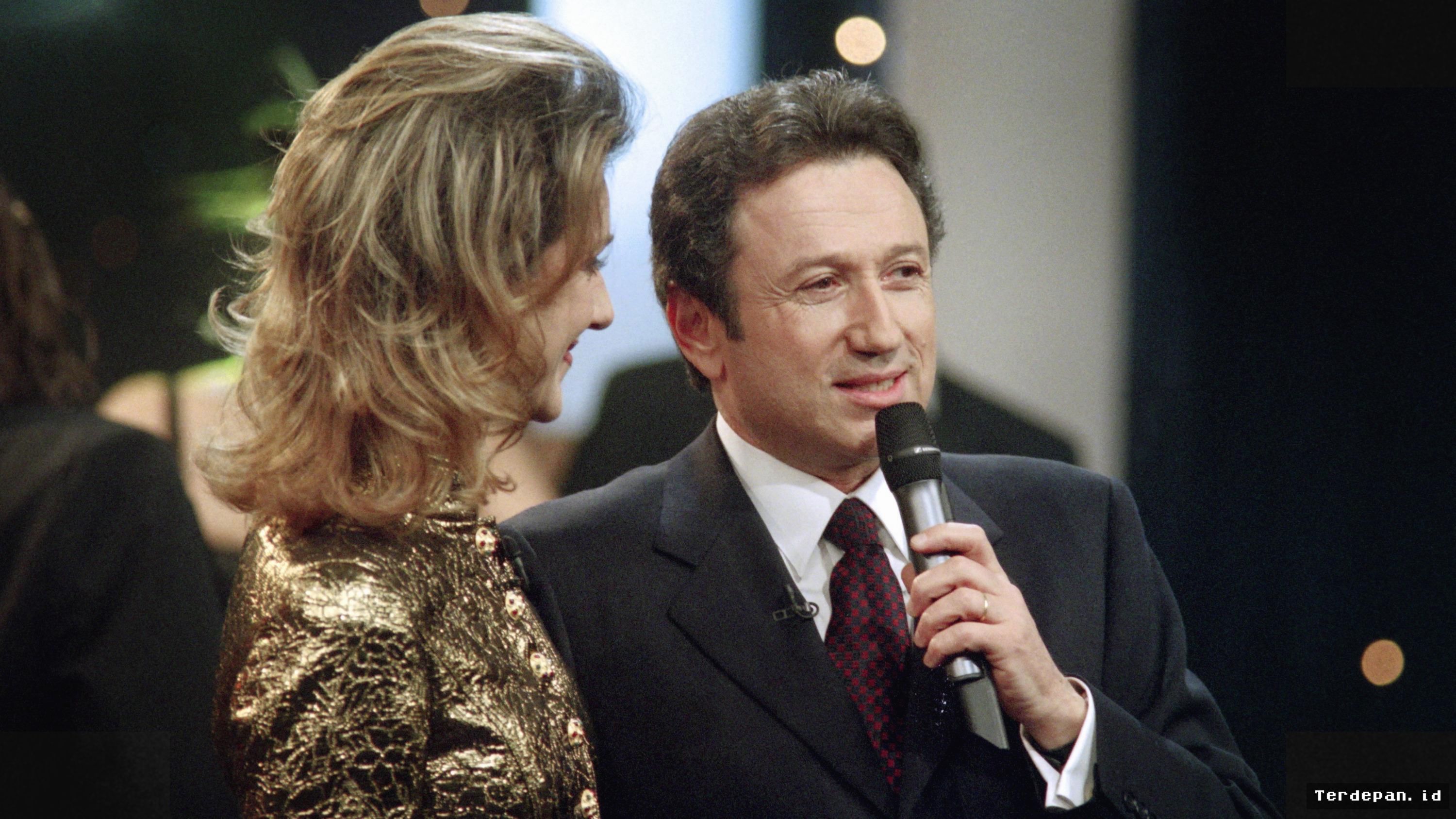PARIS — Michel Drucker Kenang Awal Karier Céline Dion Pasca-Konser Paris