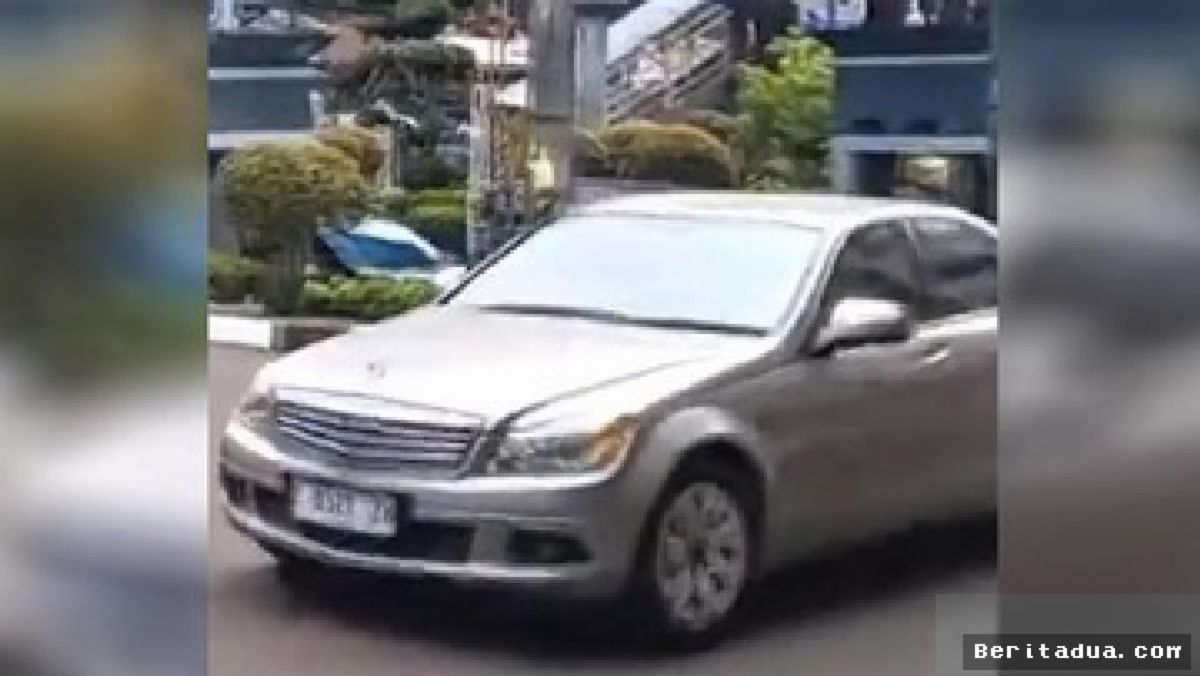 JAKARTA — Purbaya Setir Mobil Sendiri Jelang Pencopotan Menteri Keuangan