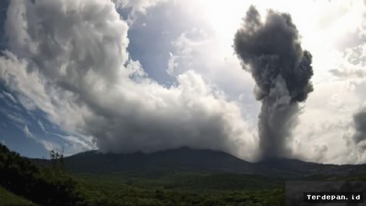 PVMBG Pastikan Aktivitas Enam Gunung Api Erupsi Serentak Masih Terkendali