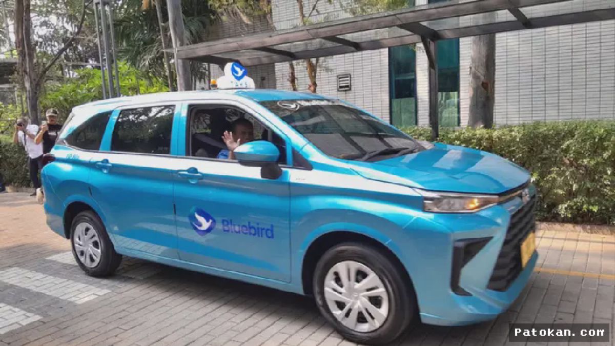 Blue Bird Perbarui Armada Taksi Utama Menggunakan Toyota Transmover Terbaru