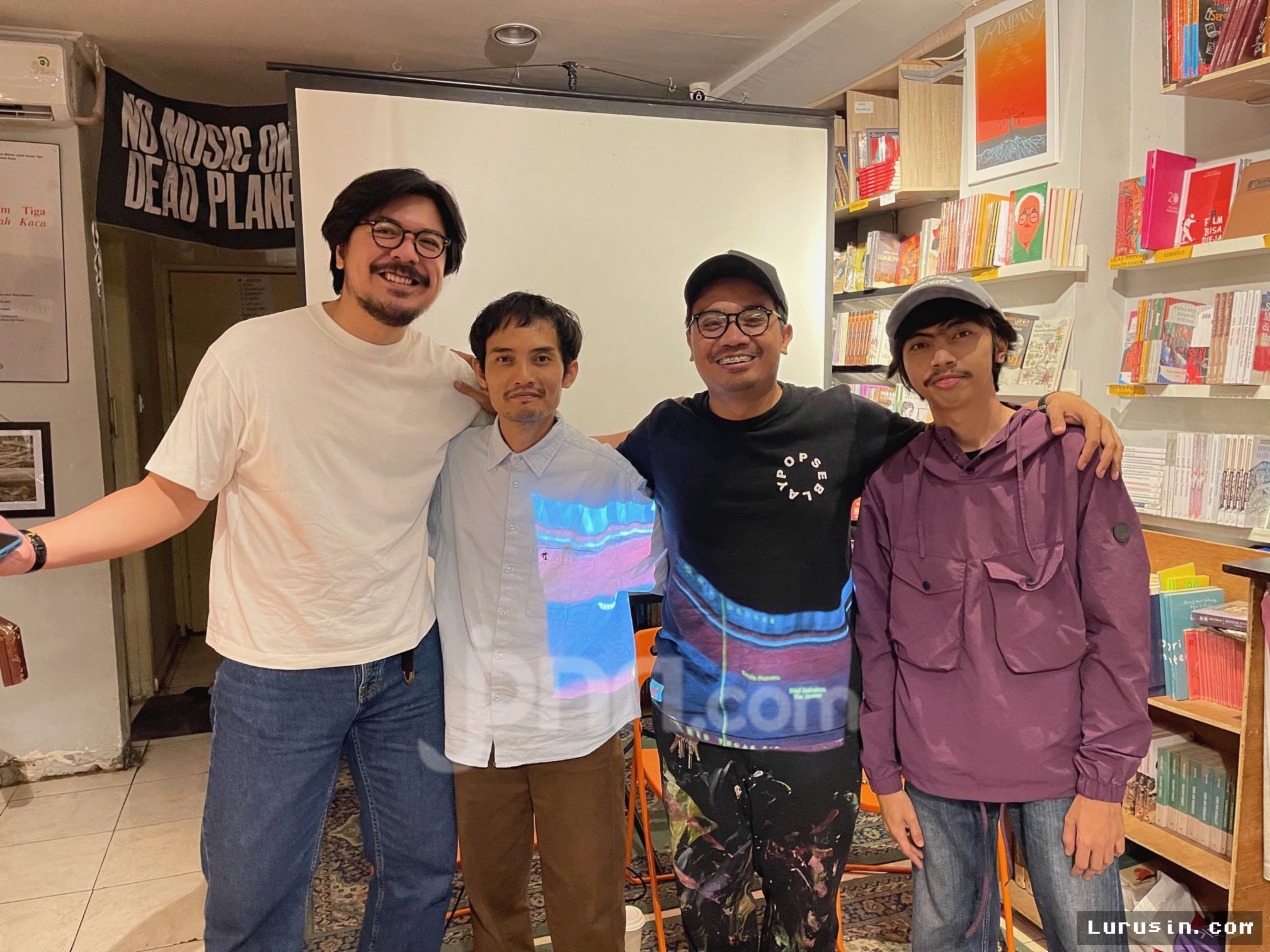 Lafa Pratomo Rilis Lagu Terabas Bersama Bilal Indrajaya dan The Jansen