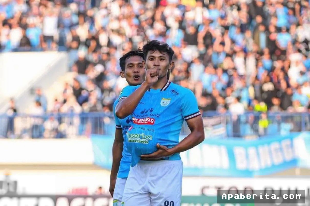 LAMONGAN — Persela Lamongan Tundukkan Persis Solo Dua Gol Tanpa Balas