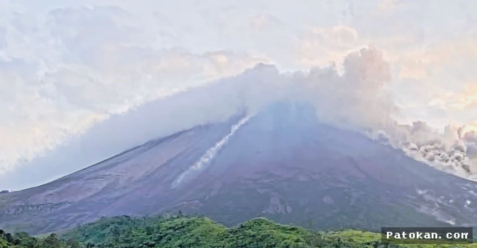 Gunung Merapi Meluncurkan 12 Lava Pijar, Status Tetap Siaga