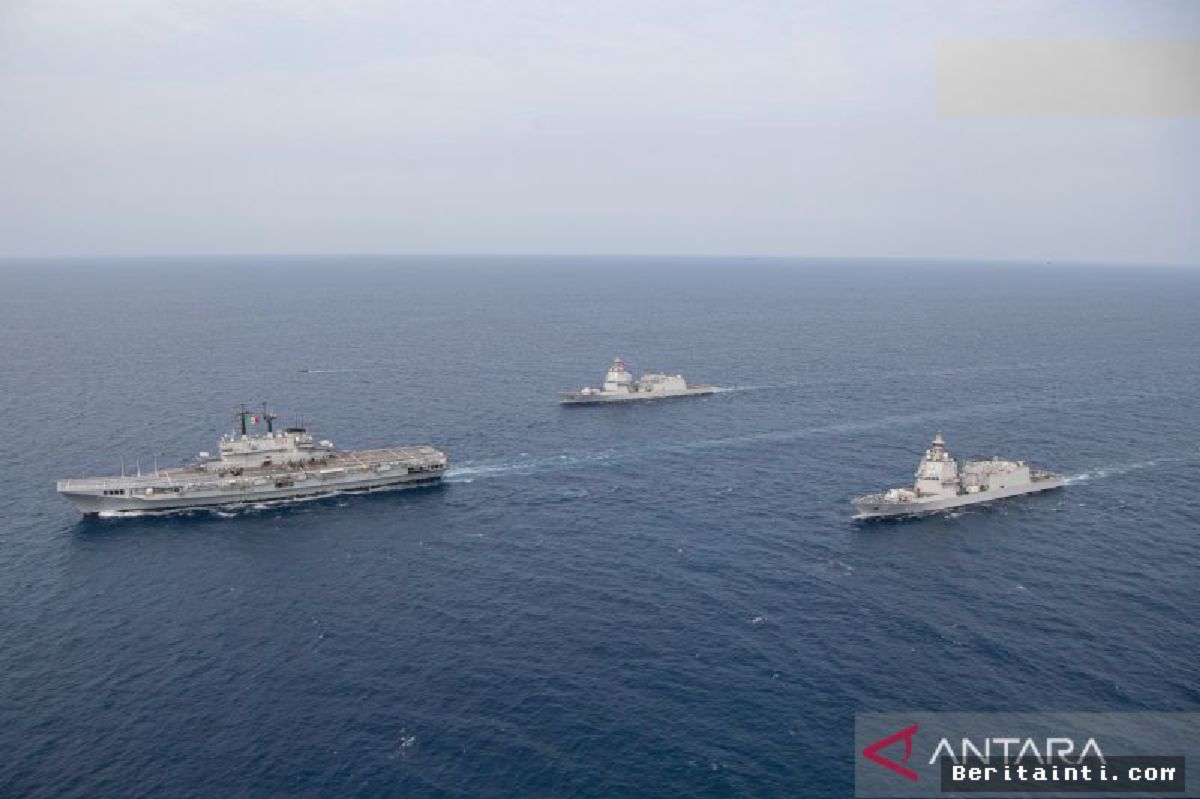 TNI AL Kaji Kapal Induk Pertama, Aktivitas Anak Krakatau Dipantau Ketat