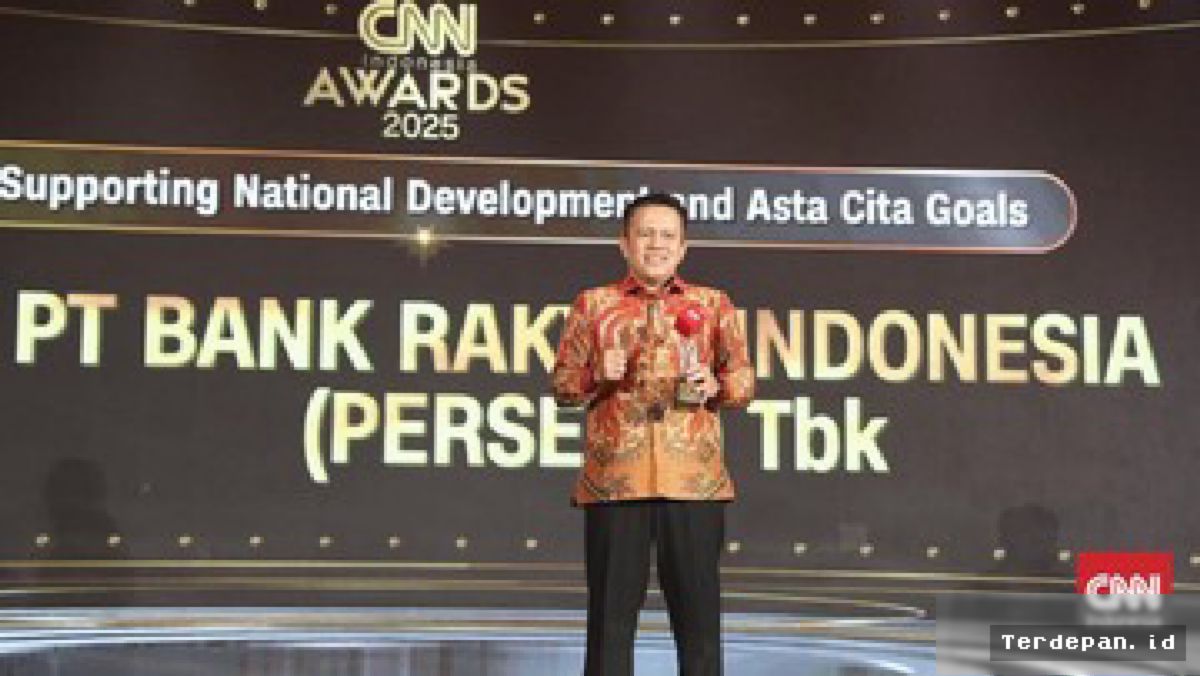 Sejumlah BUMN Raih Penghargaan Bergengsi CNN Indonesia Awards 2025
