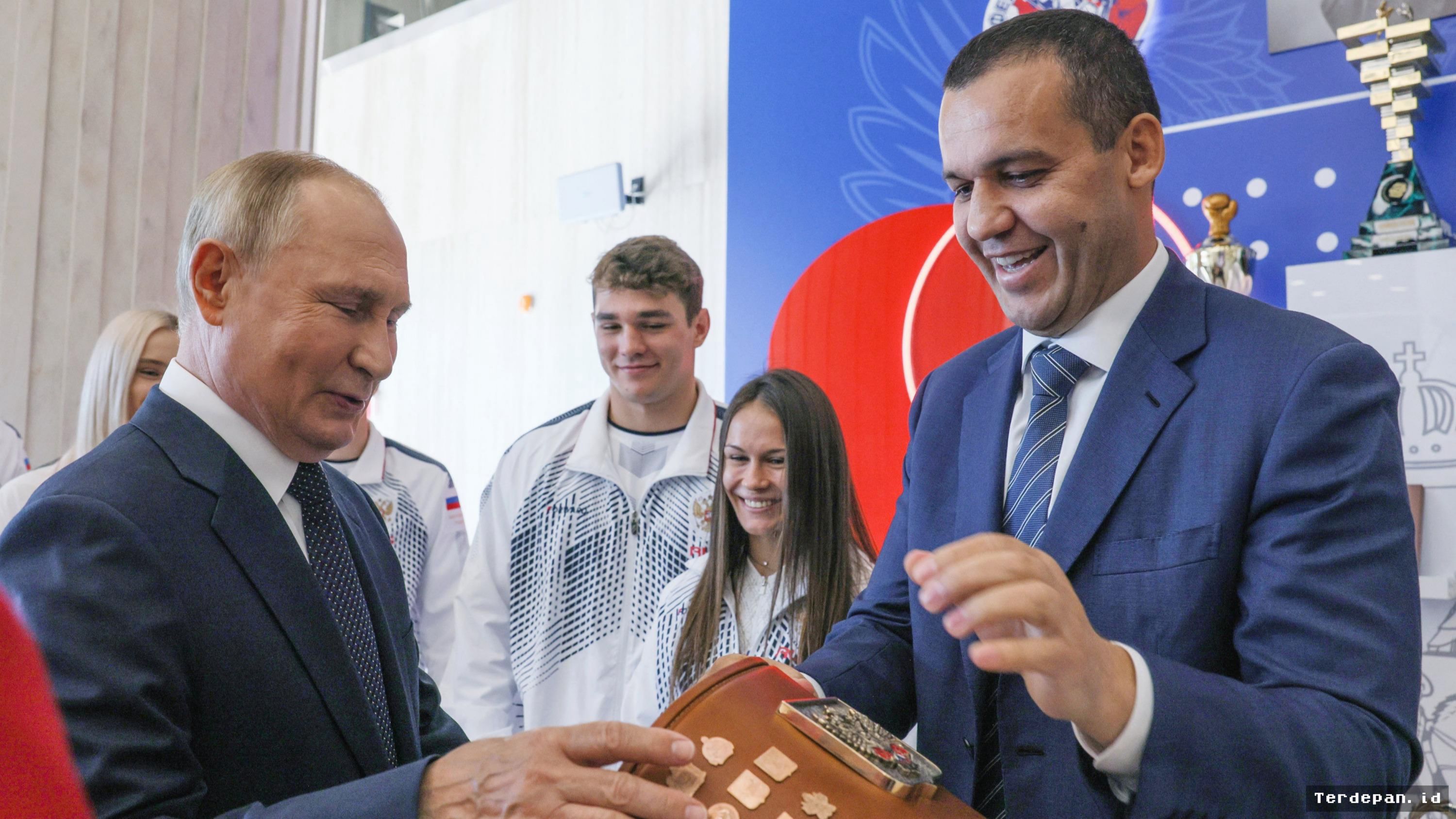 Oligarki Rusia Umar Kremlev Danai Pesta Pernikahan Donald Trump Jr