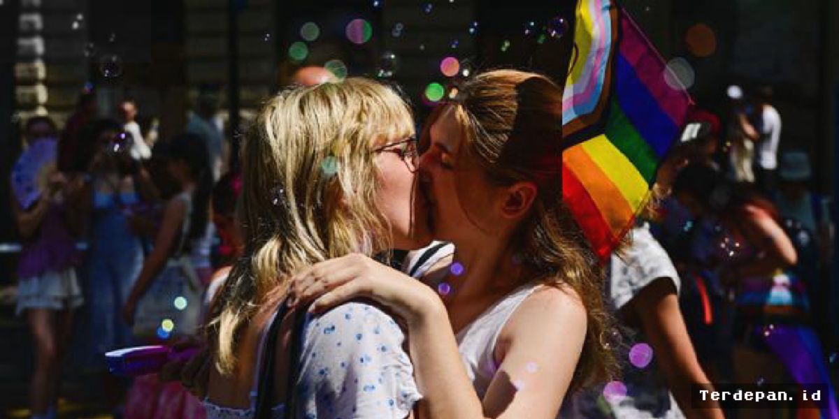 Hongaria — Politisi Peter Magyar Ajukan Amandemen Undang-Undang Anti-LGBT