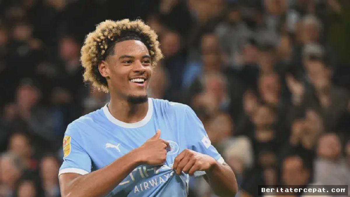 MANCHESTER — Floyd Samba Bawa Manchester City Tekuk Norwich City