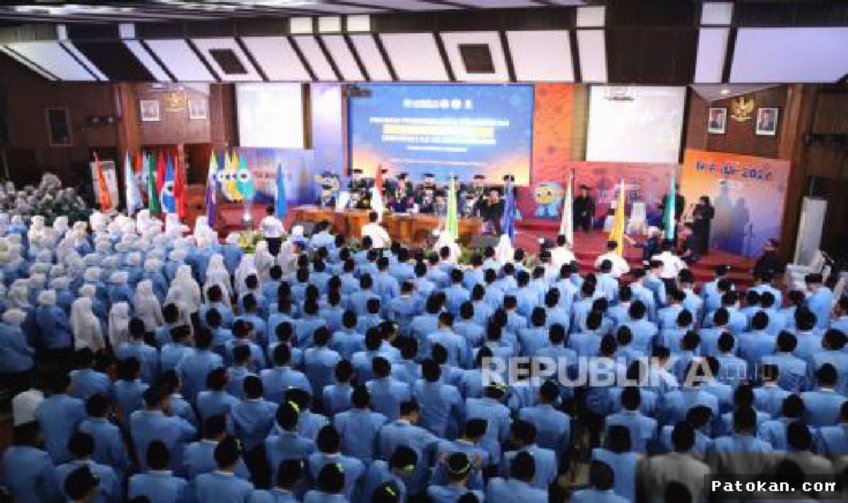 Unisba Lantik Ribuan Mahasiswa Baru Seiring Lonjakan Animo Pendaftar