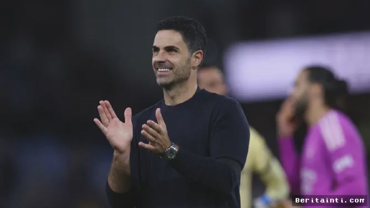 BIRMINGHAM — Mikel Arteta Puji Loyalitas Suporter Usai Laga di Villa Park