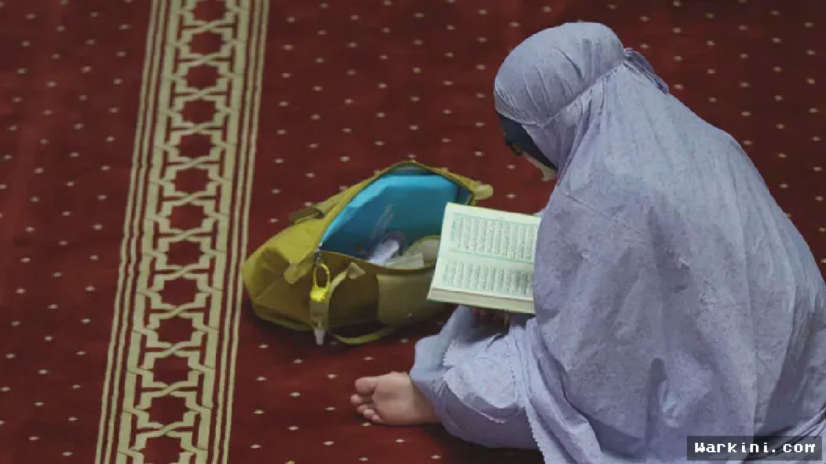 Jakarta — Umat Muslim Tadarus Al-Quran di Masjid Istiqlal Ramadan 1447