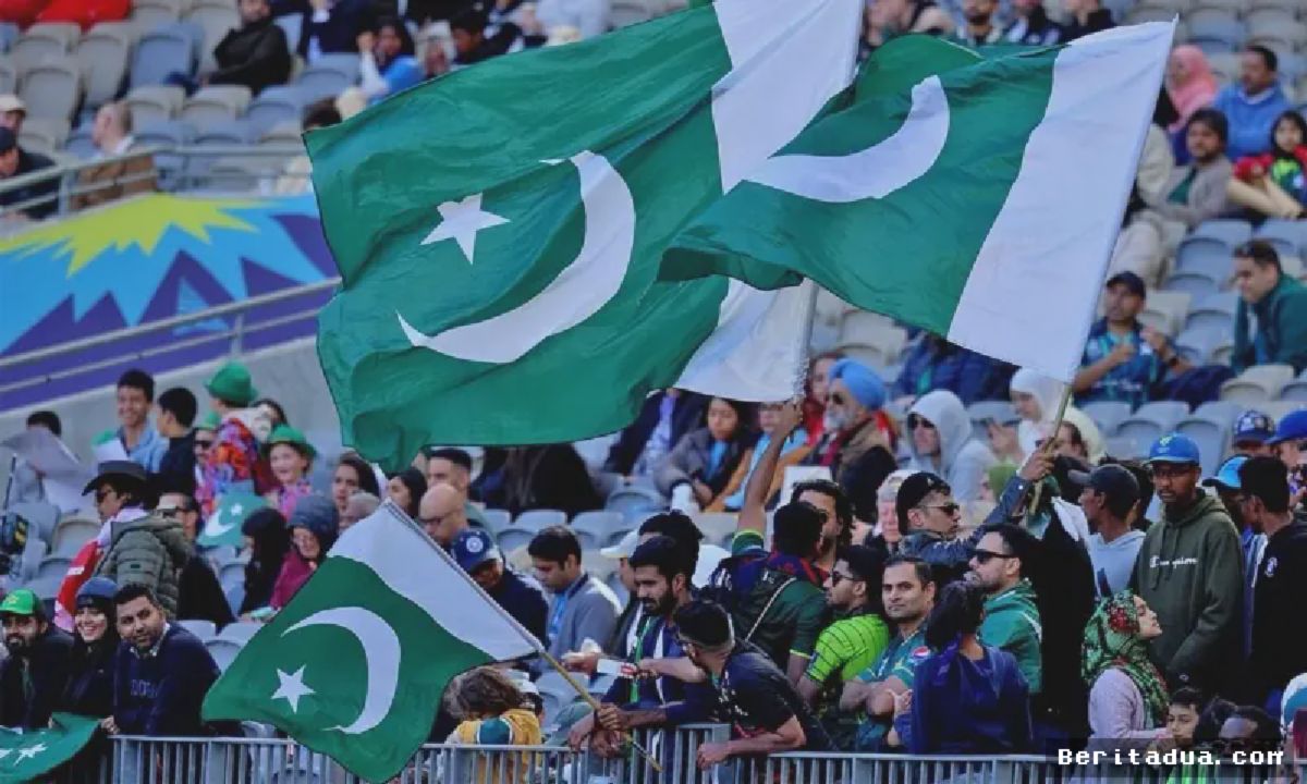 Inggris — Demonstran Antimigran Salah Sasaran Geruduk Hotel Tim Kriket Pakistan