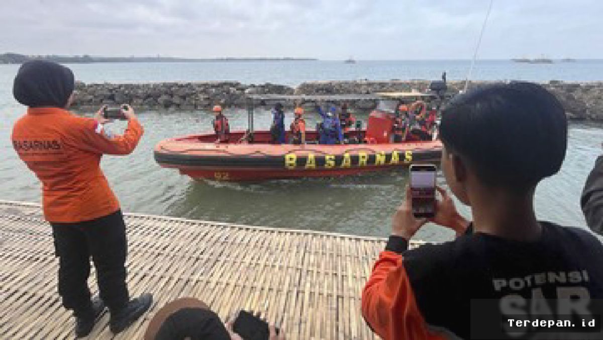 Tim SAR Lampung Perluas Pencarian Lima Jurnalis Hilang di Selat Sunda