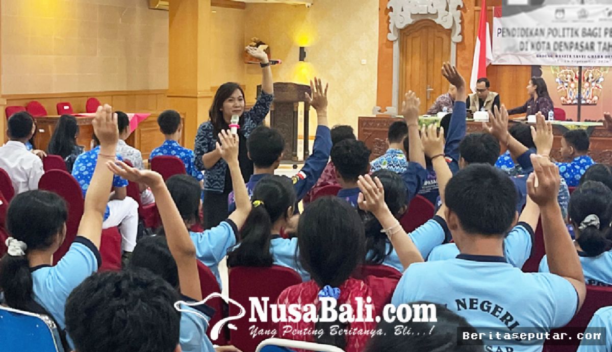 Bawaslu Denpasar Gelar Pendidikan Politik bagi Pelajar Pemilih Pemula