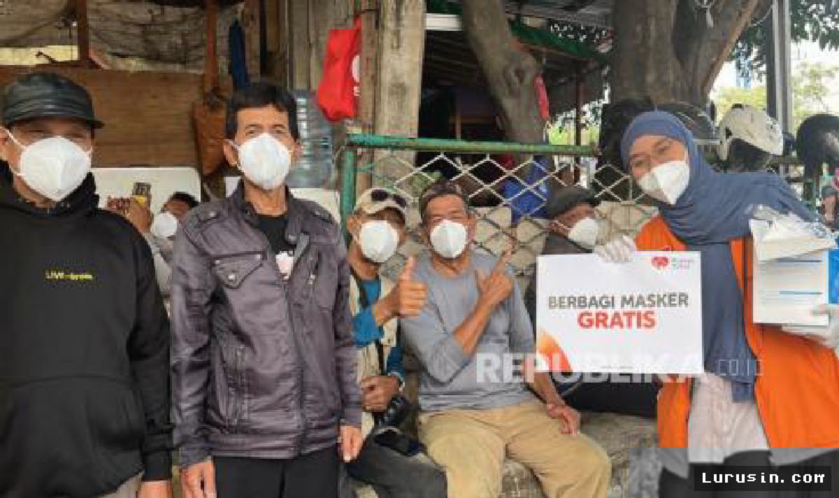 Rumah Zakat Salurkan 1.180 Masker Mitigasi Erupsi Anak Krakatau