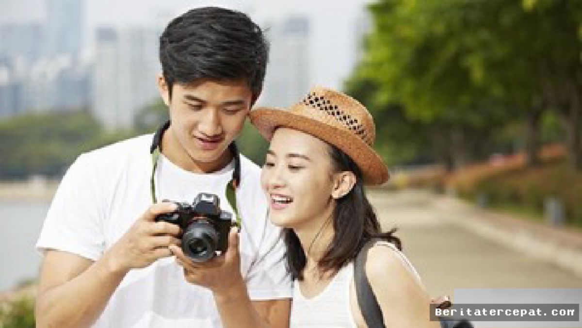 Turis China Beli Baju Murah Sekali Pakai demi Foto Liburan