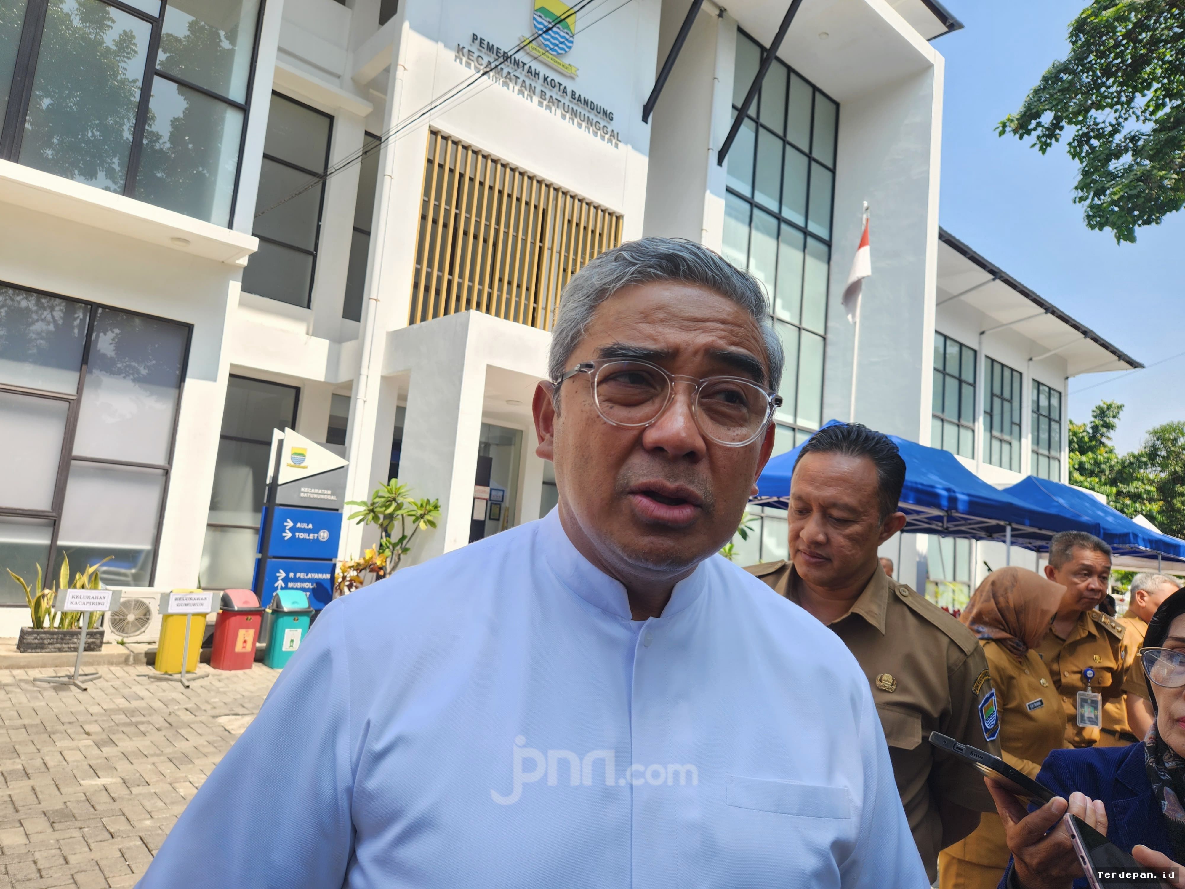 Bandung — Walkot Farhan Usut Penebangan Pohon Ilegal Tempat Padel Regol