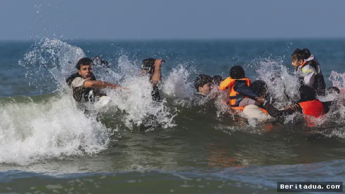 Migran France Coba Selami Kanal Inggris dengan Boat Selundup