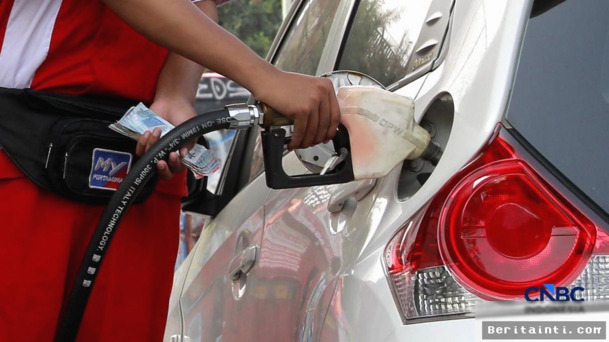 Menteri ESDM Bahlil Soroti Maraknya Mobil Mewah Konsumsi BBM Bersubsidi