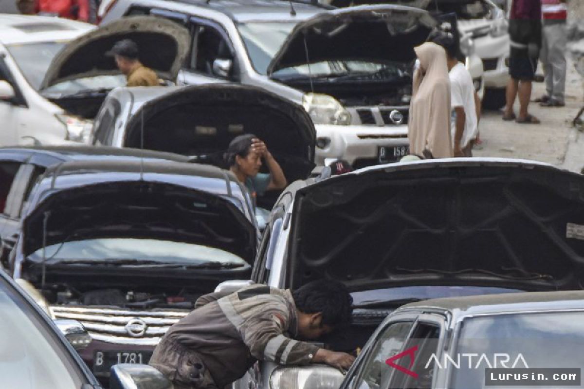 Pakar Keselamatan Beberkan Panduan Evakuasi Saat Mobil Mogok di Jalan
