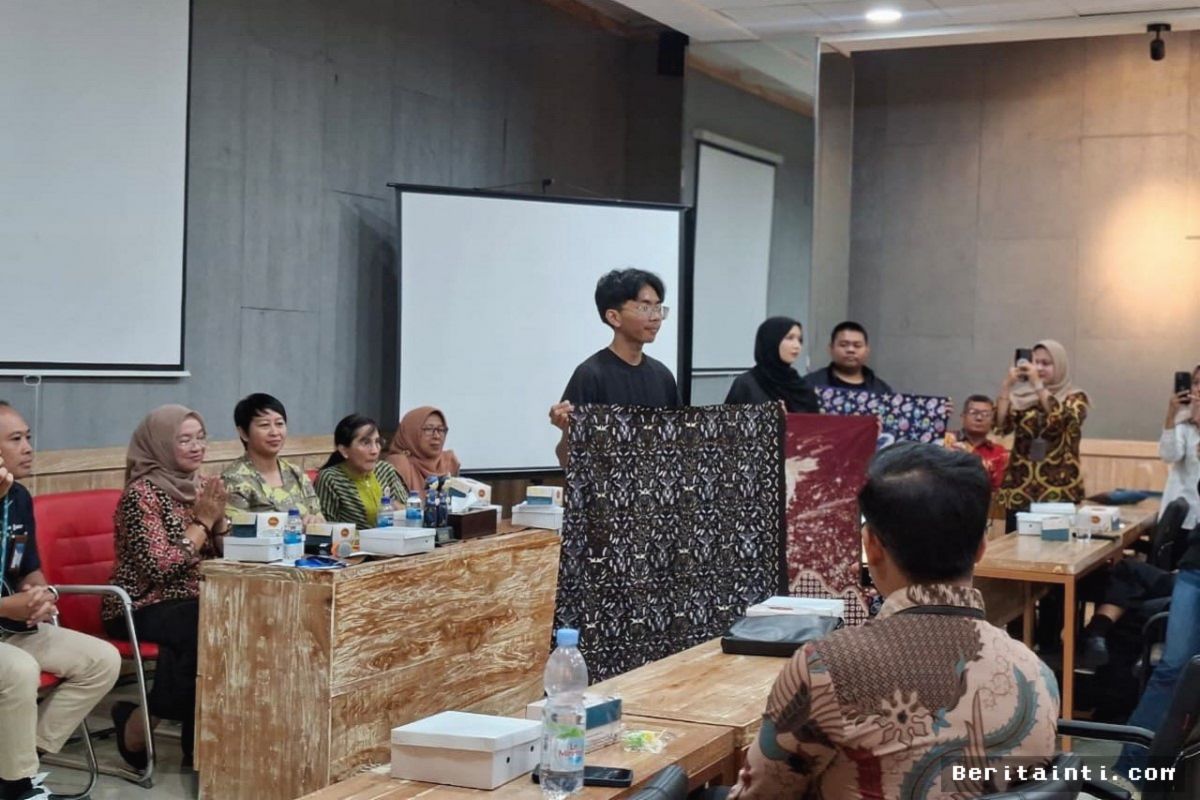 SLEMAN — Sembilan Alumni Gen Z Batik Preneur Didorong Tembus Pasar Komersial