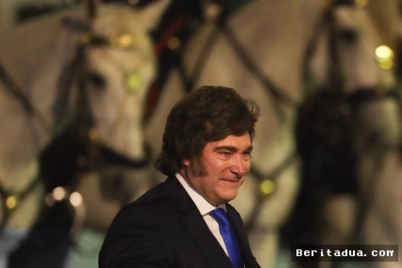 BUENOS AIRES — Presiden Javier Milei Berjuang Melawan Paralisis Ekonomi Argentina