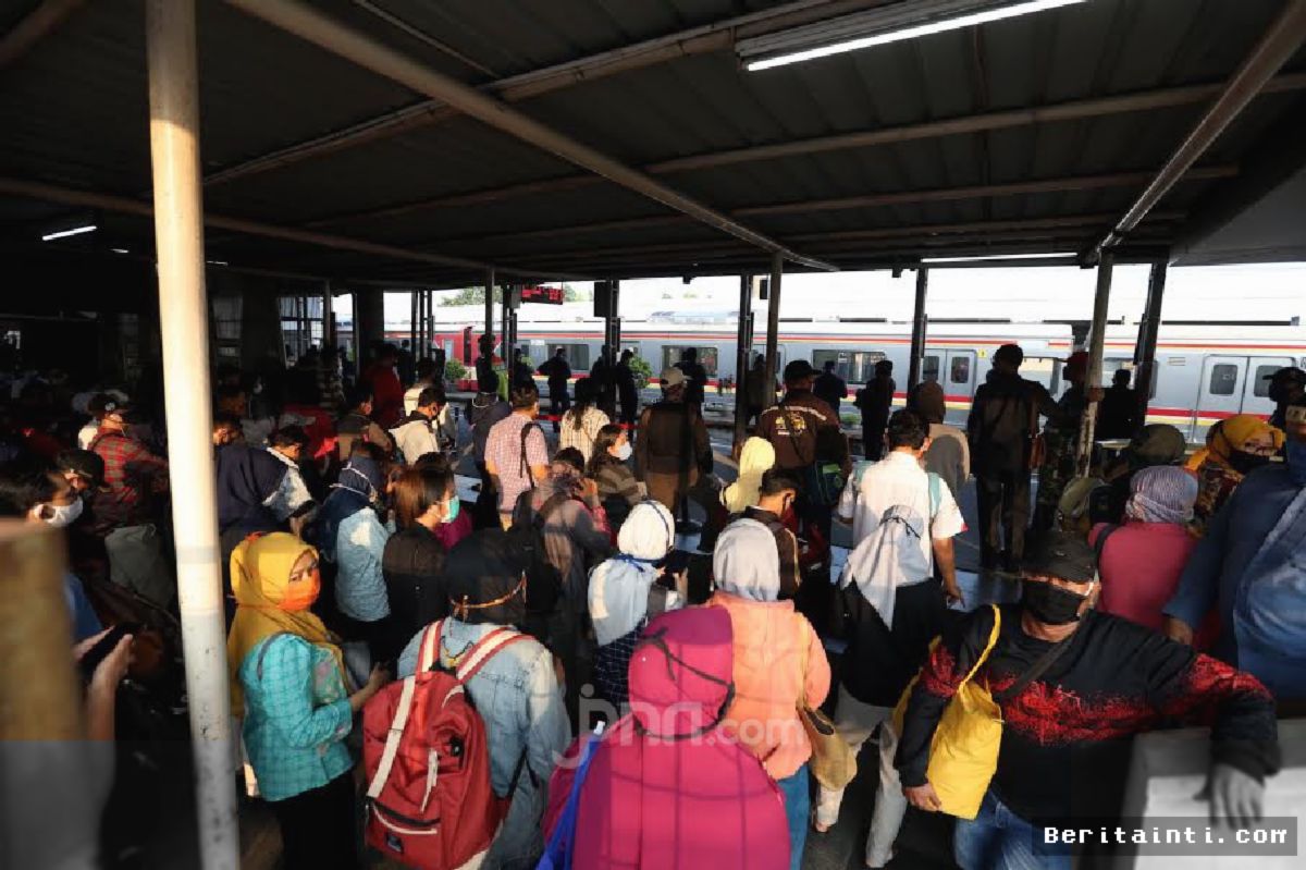 KAI Commuter Tambah 13 Perjalanan KRL Lintas Bogor