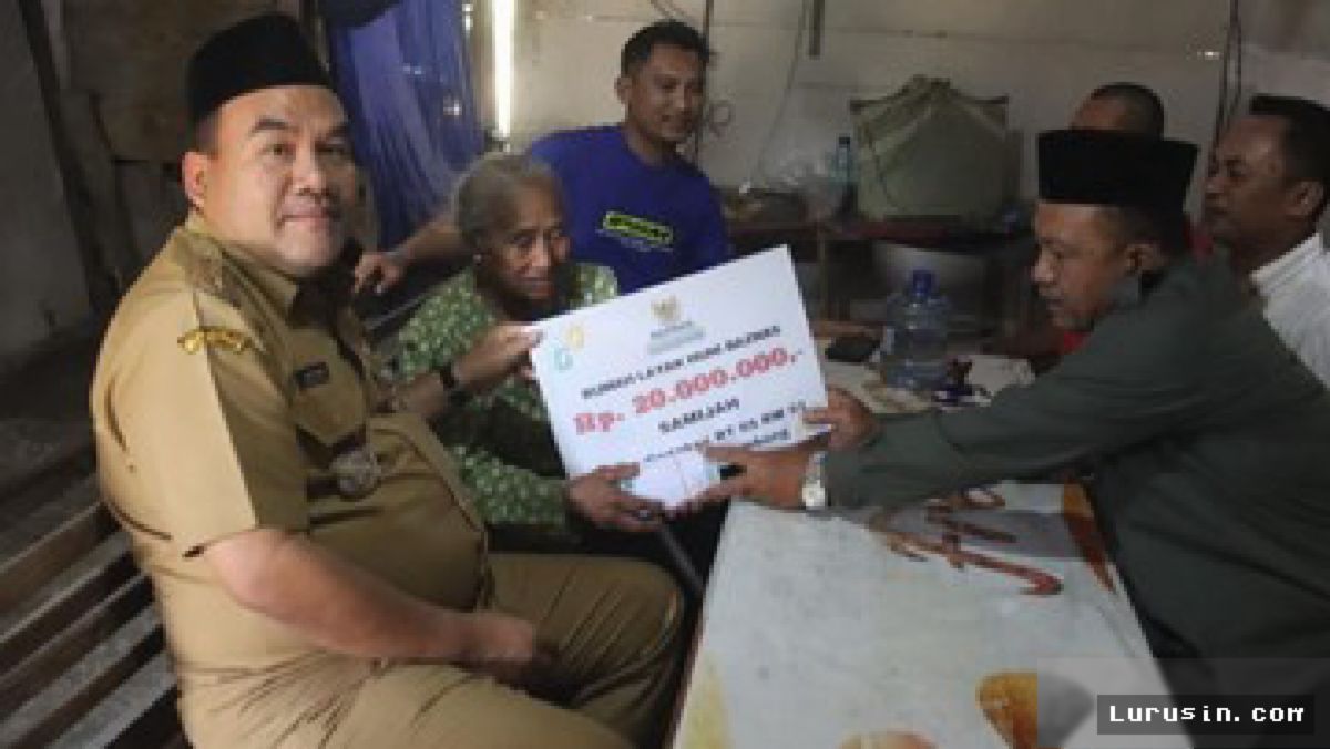 Pemkab Blora Bedah Rumah Reyot Milik Lansia dan Dua Cucu Difabel
