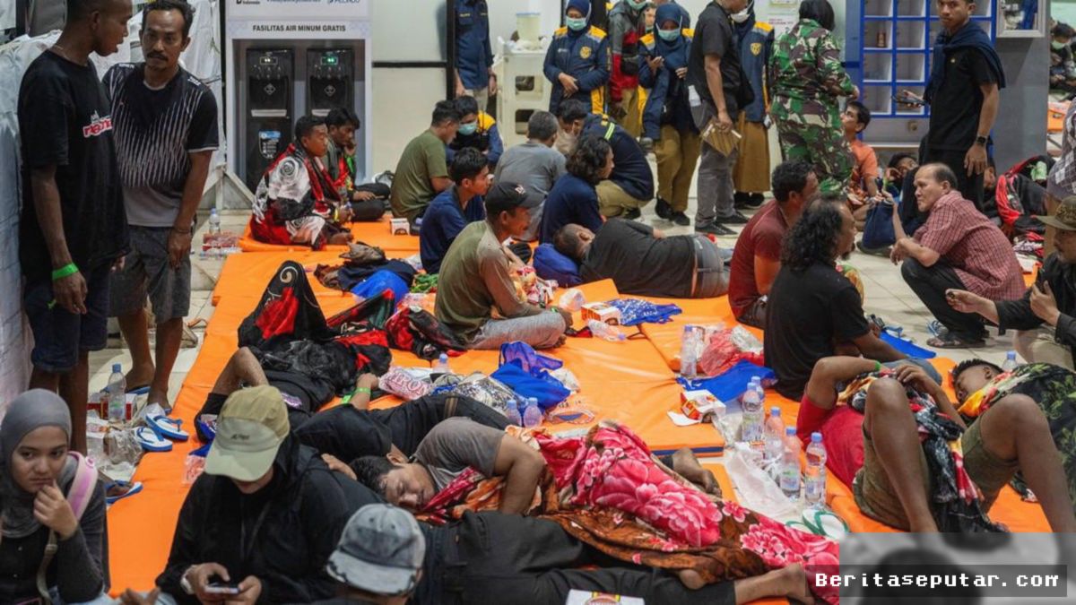 SURABAYA — Tim Gabungan Evakuasi Penumpang Kapal Virgo Transport 8