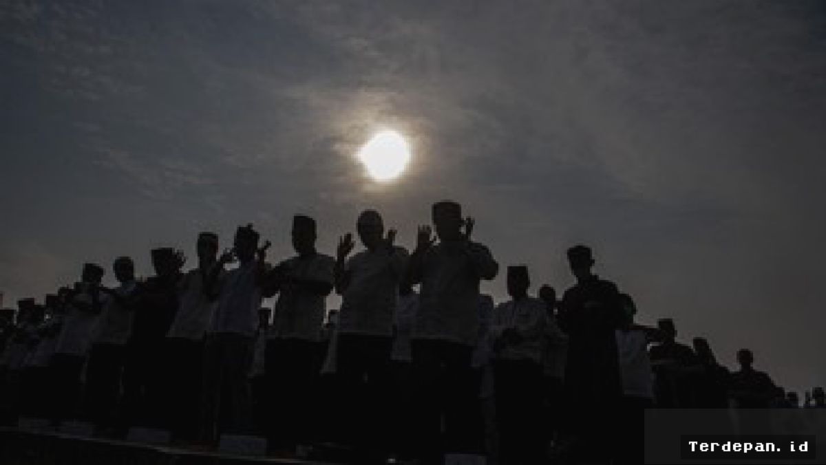 PALEMBANG — Umat Islam Gelar Salat Istisqaa Memohon Hujan