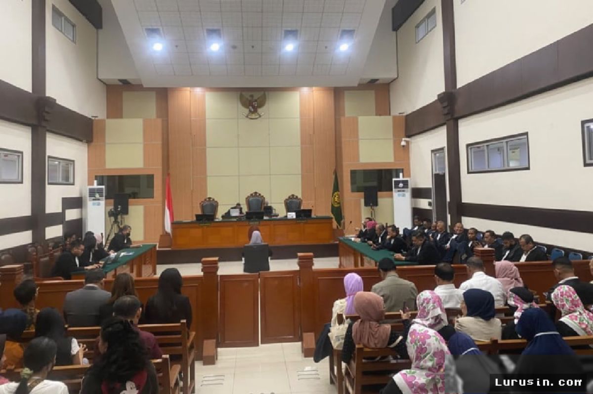 PN Jakarta Timur Skors Sidang Dokter Tifa Terkait Ijazah Jokowi