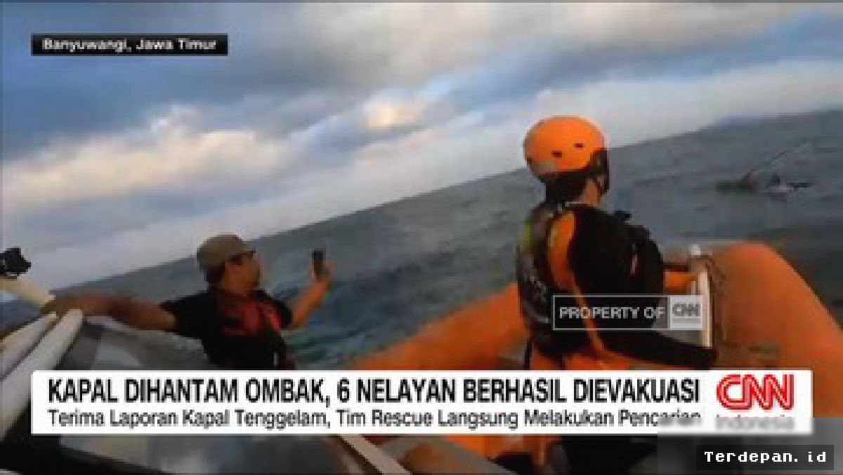 Banyuwangi — Enam Nelayan Selamat Usai Kapal Karam Dihantam Ombak Bomo