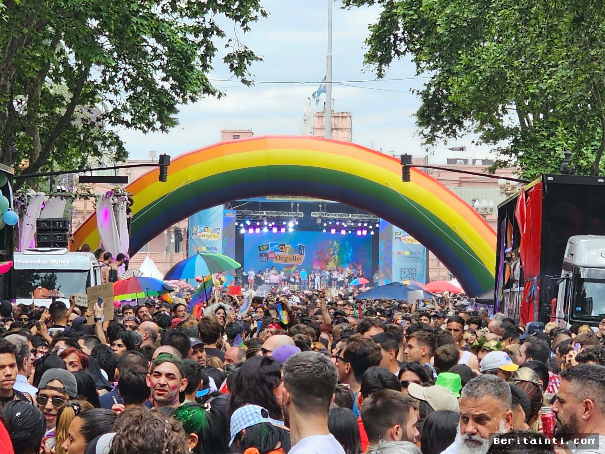 Buenos Aires Minta Penundaan Pawai Pride Terkait Kunjungan Paus