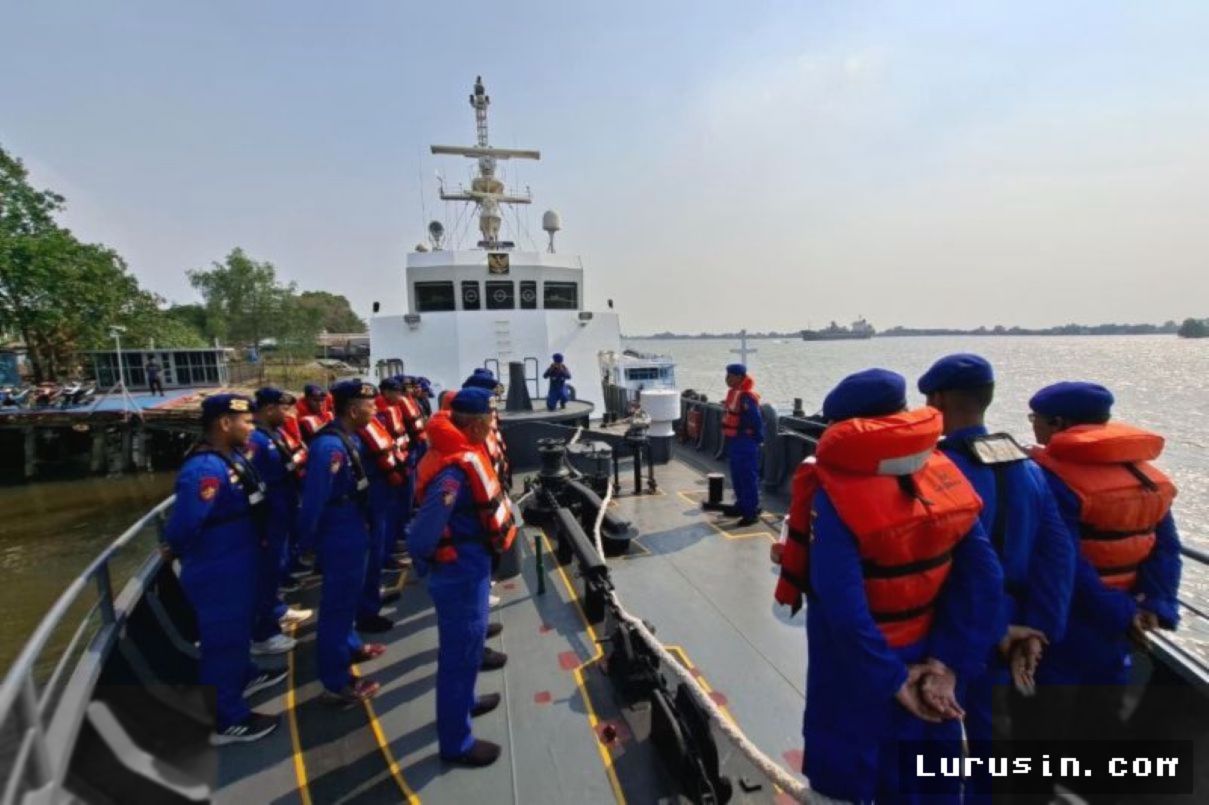 Tim SAR Gabungan Sisir Laut Jawa Cari Penumpang KM Virgo Transport