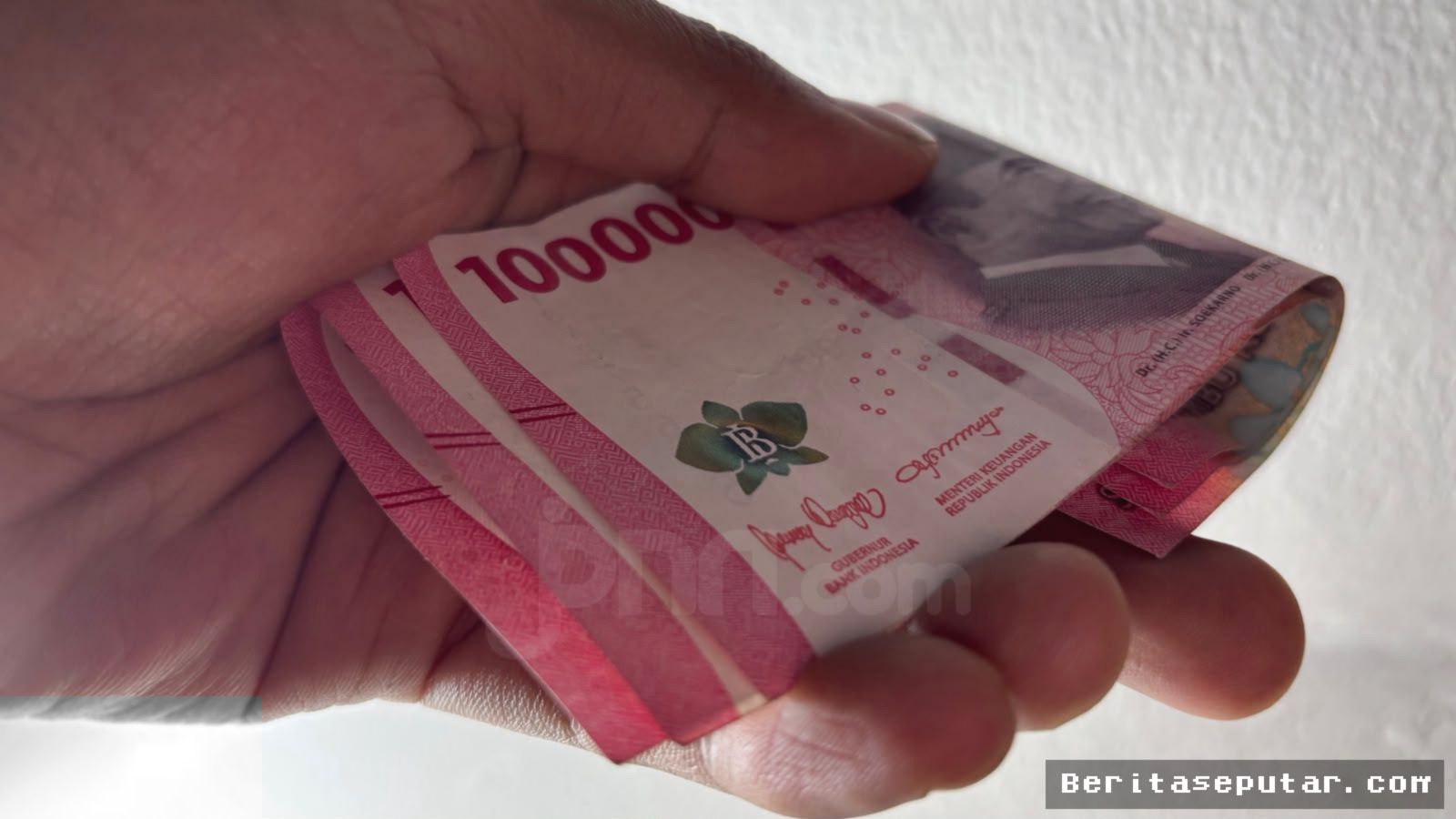 SEMARANG — Warga Ramai-Ramai Minta Masuk Desil Rendah Demi Bansos