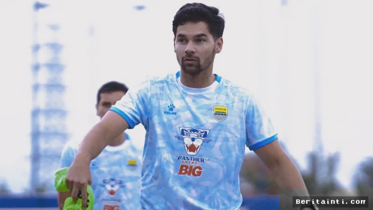 BANDUNG — Sandy Walsh Kagumi Dukungan Bobotoh Jelang Laga Kontra Persija
