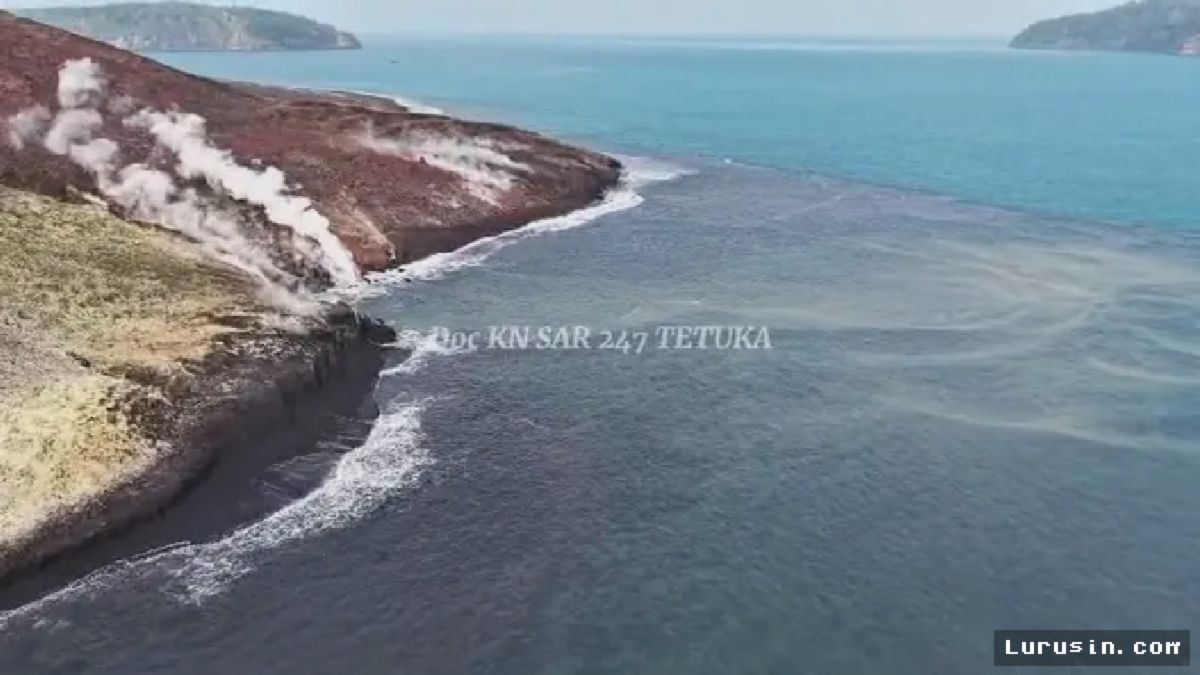 Tim SAR Periksa Benda Putih Misterius Dekat Gunung Anak Krakatau
