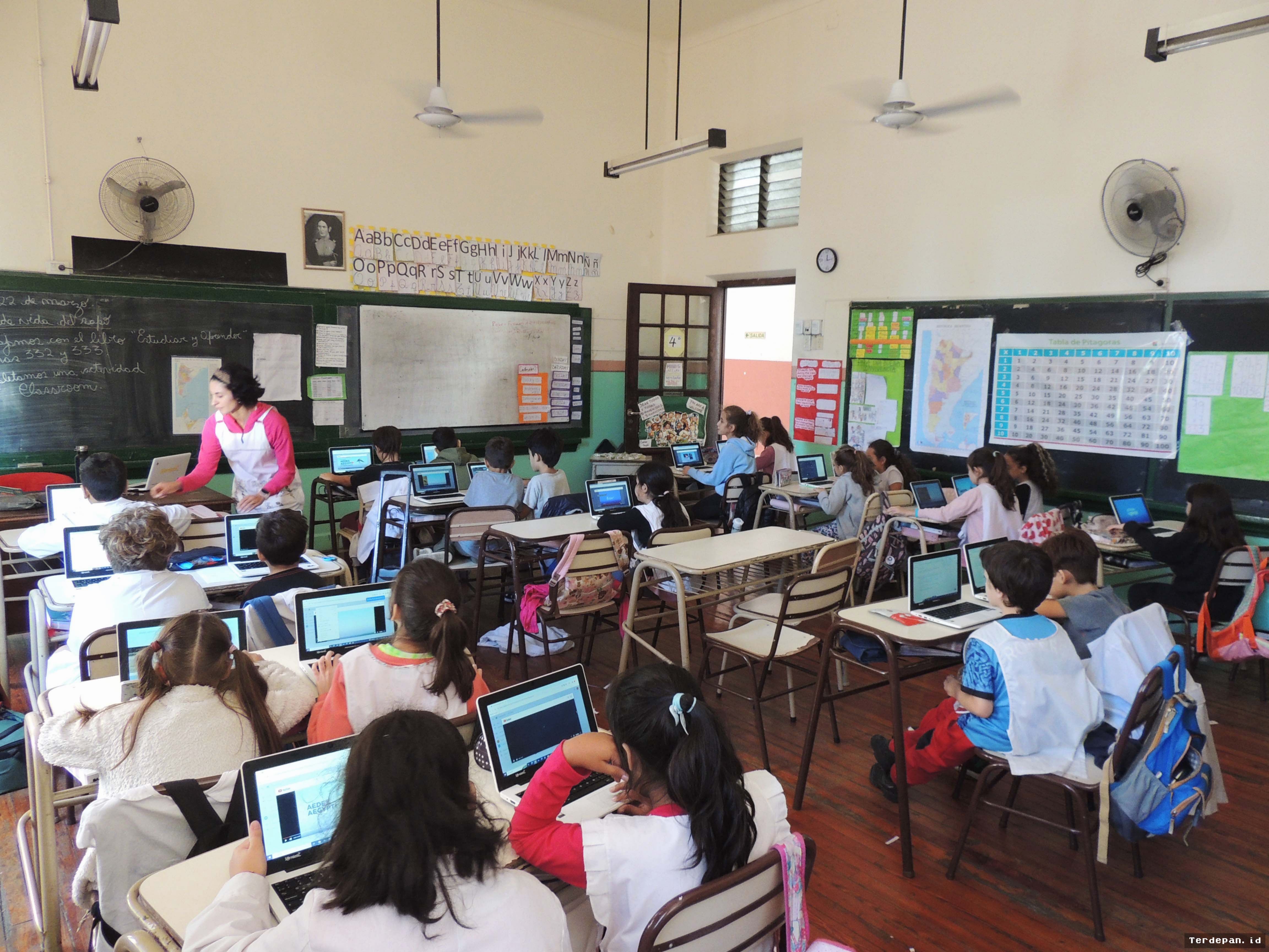 Akademi Pendidikan Argentina Desak Reformasi Federal Usai Anjloknya PISA 2025