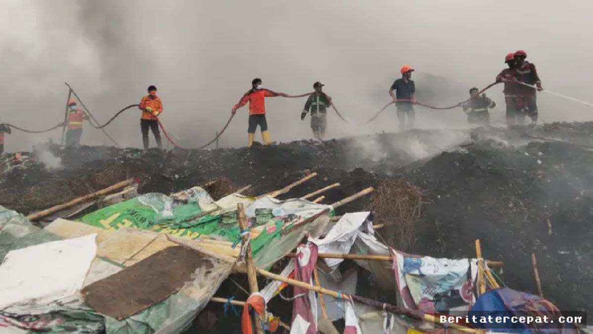 Kebakaran Hebat Melanda TPA Cikundul Sukabumi, Warga Panik
