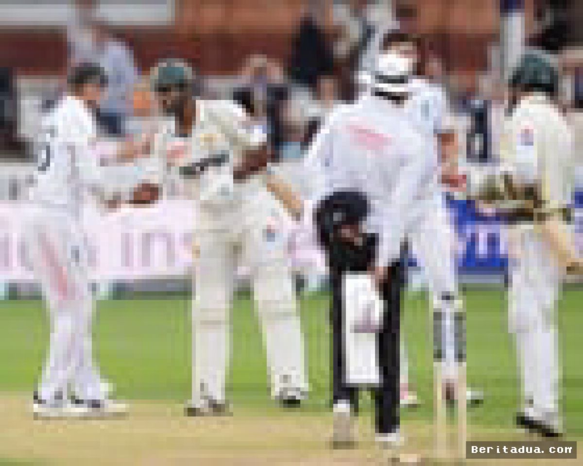 LONDON — Pakistan Memulangkan Tujuh Pemain Usai Kalah Kriket dari Inggris